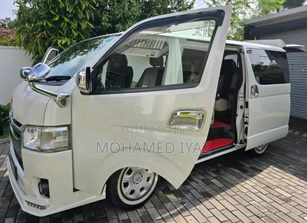 Toyota KDH 2015 Van (Used)