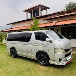 Toyota KDH 2010 Van (Used)