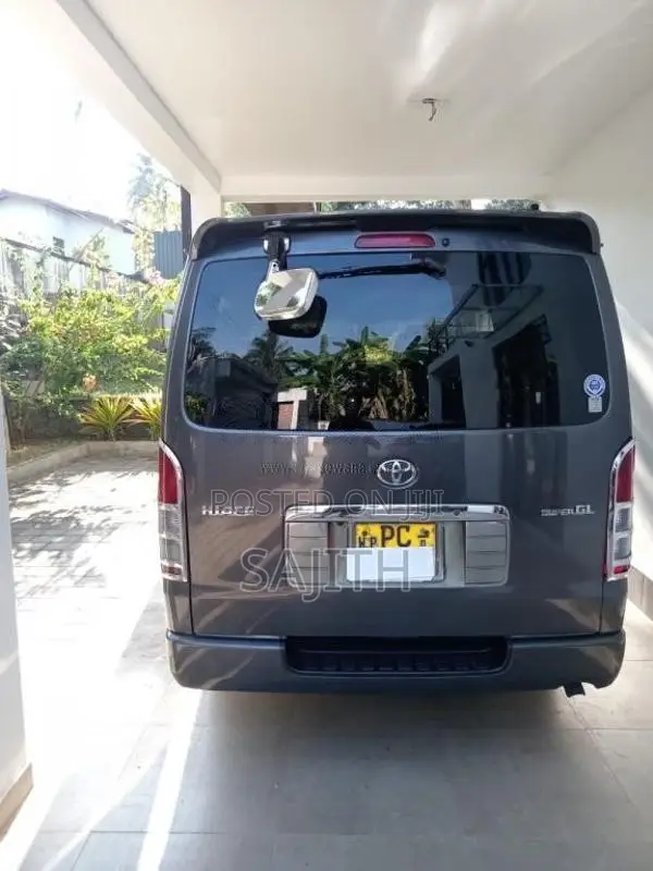 Toyota KDH 2008 Van (Used)