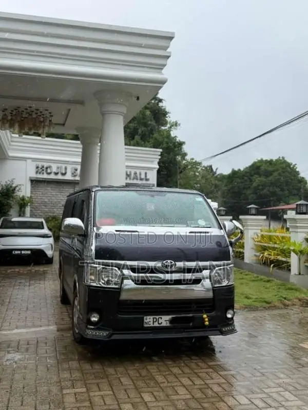 Toyota KDH 200 Super GL 2007 Van (Used)