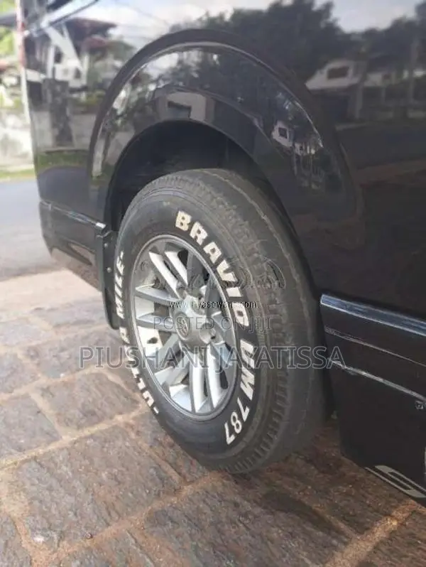 Toyota KDH 2006 Van (Used)