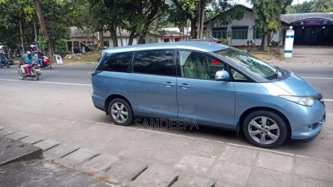 Toyota Estima 2008 Van (Used)