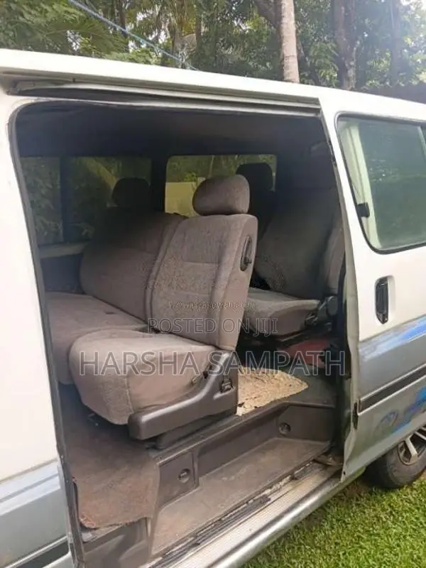 Toyota Dolphin 1992 Van (Used)