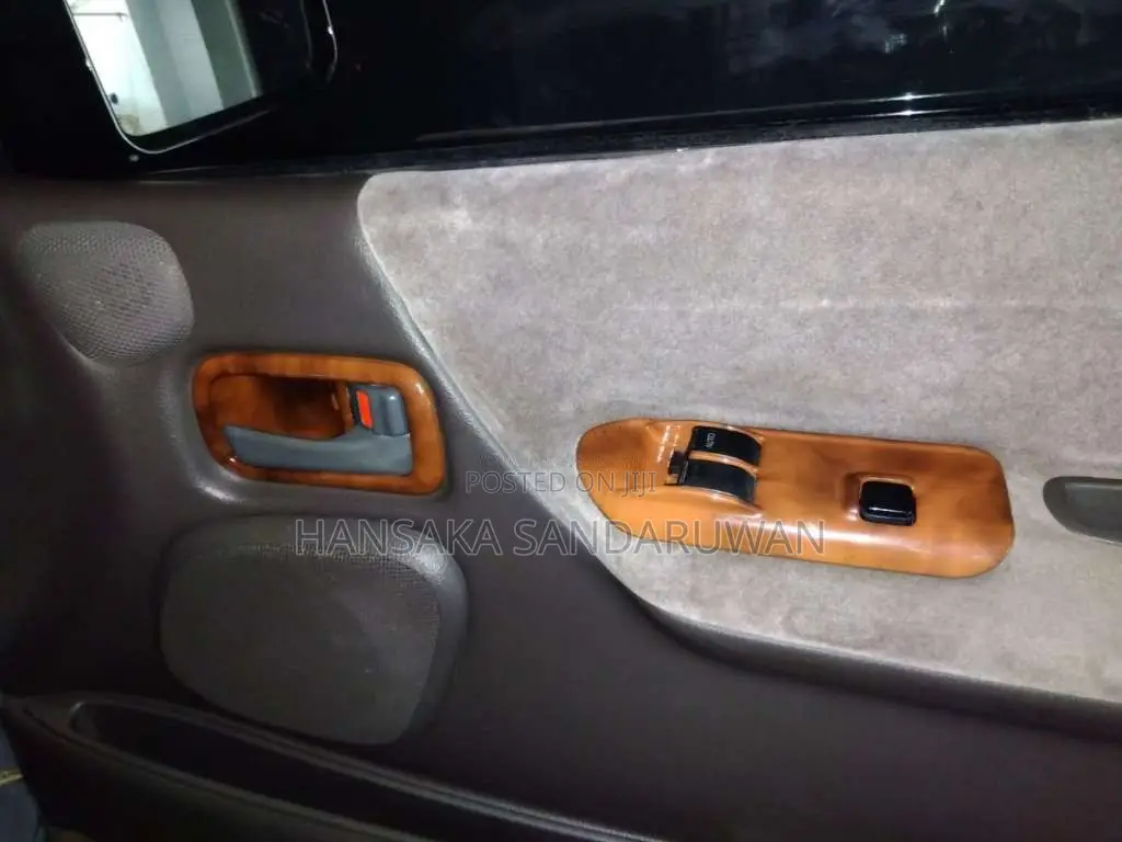 Toyota HIACE LH102 1992 Van (Used)