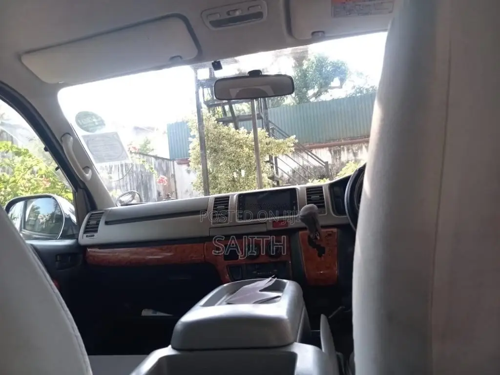 Toyota KDH 2008 Van (Used)