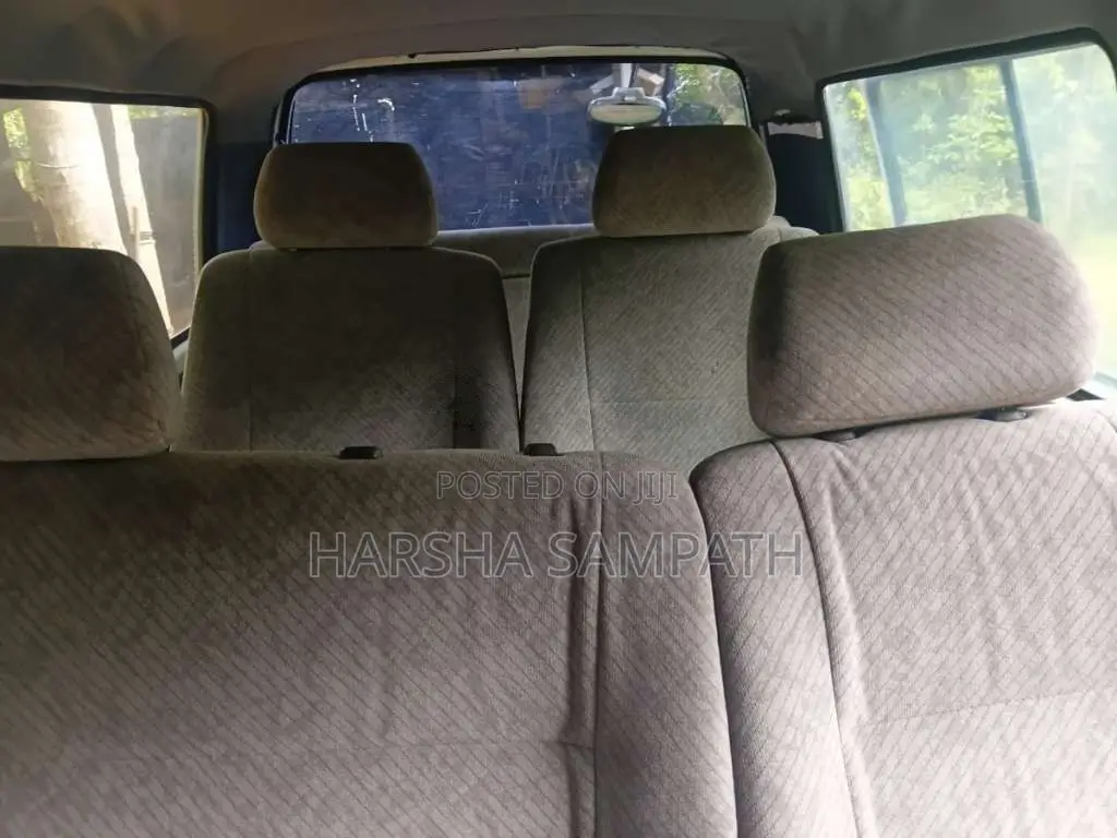 Toyota Dolphin 1992 Van (Used)