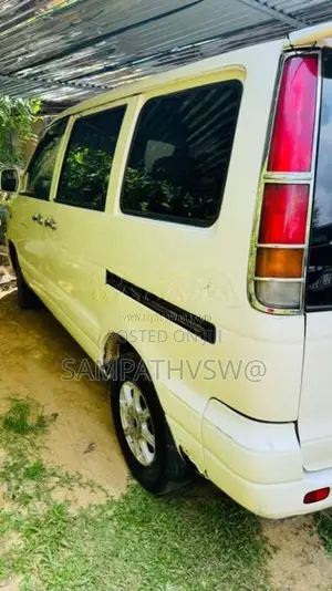 Toyota Noah 1998 Van (Used)