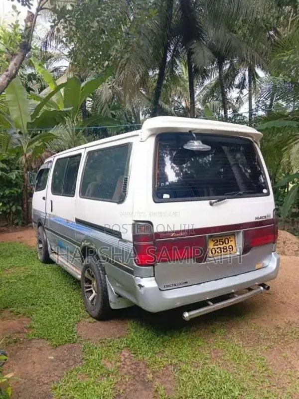 Toyota Dolphin 1992 Van (Used)
