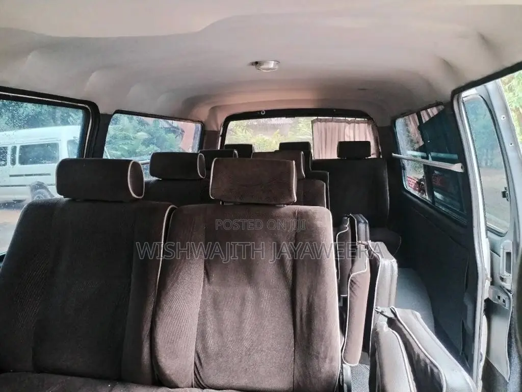 Toyota Dolphin 2003 Van (Used)
