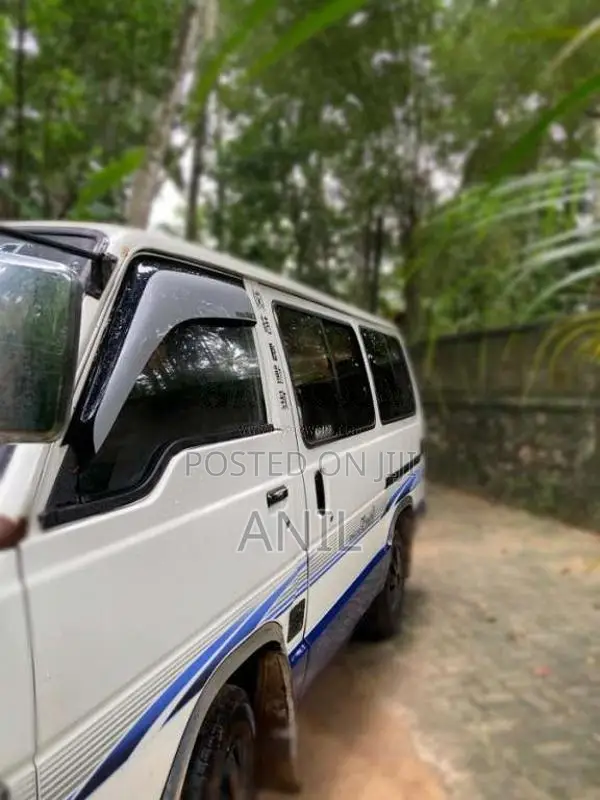 Toyota Shell 1988 Van (Used)