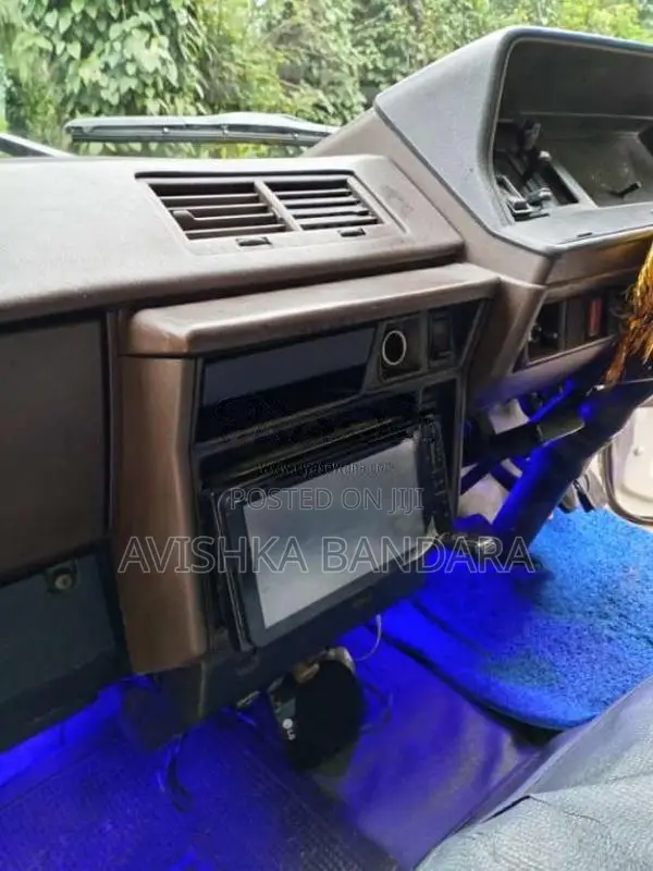 Toyota HIACE 1988 Van (Used)