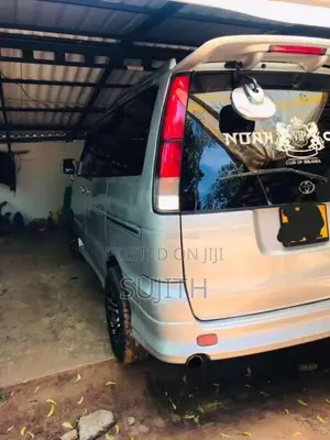 Toyota CR42 2000 Van (Used)