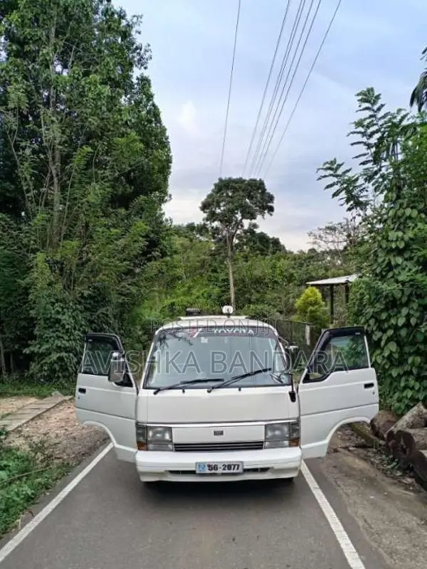 Toyota HIACE 1988 Van (Used)