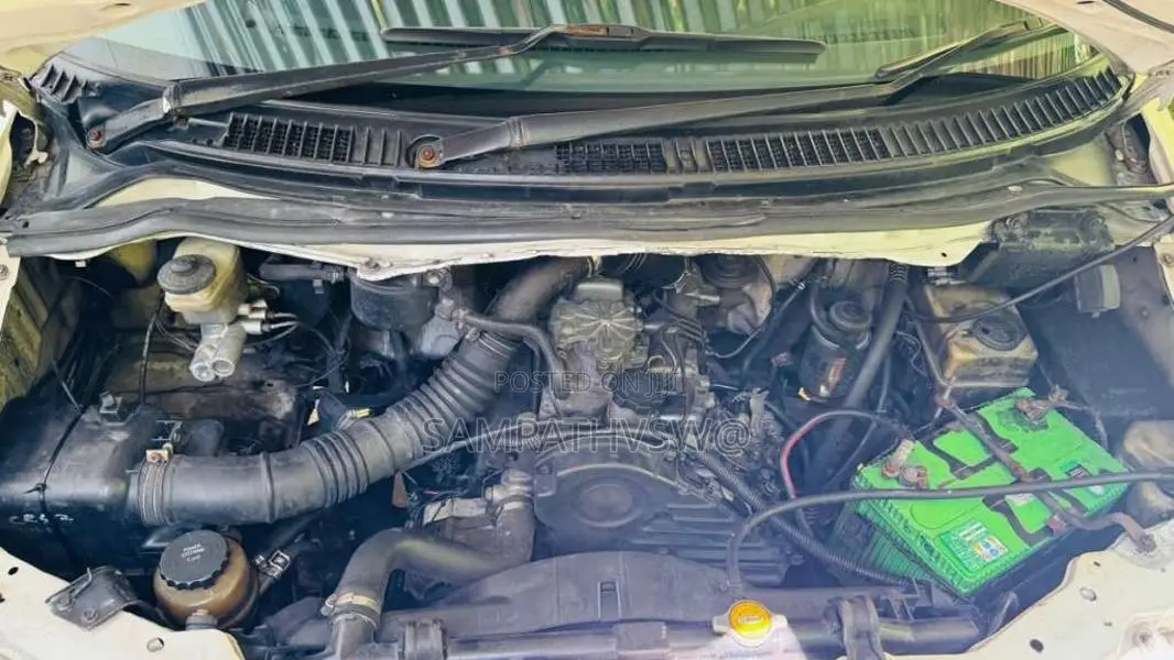 Toyota Noah 1998 Van (Used)