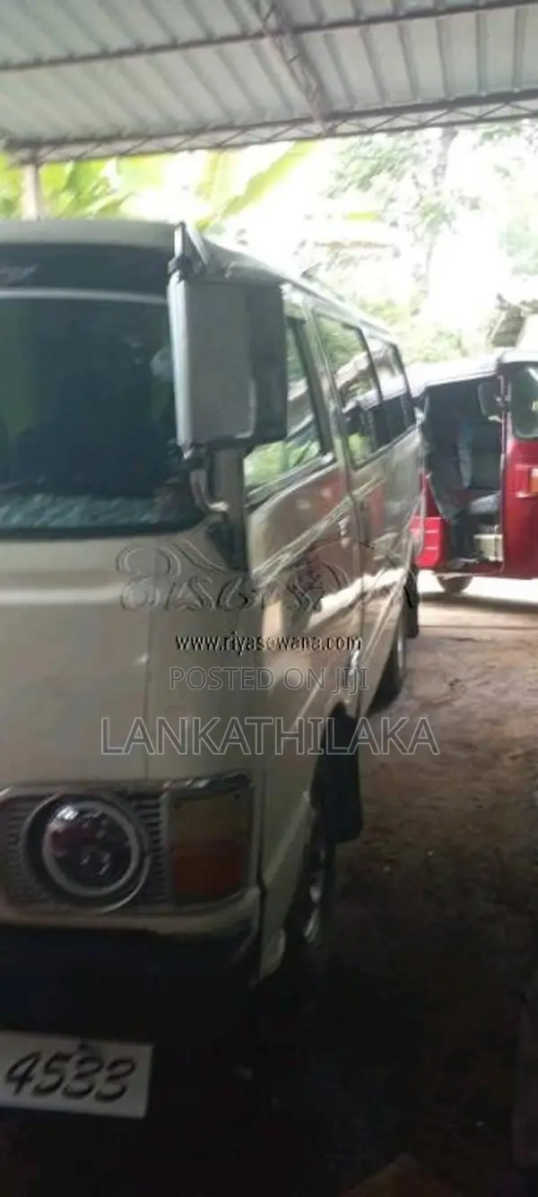 Toyota LH30 1982 Van (Used)