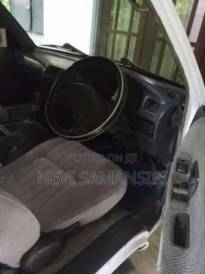 Toyota CR27 1993 Van (Used)