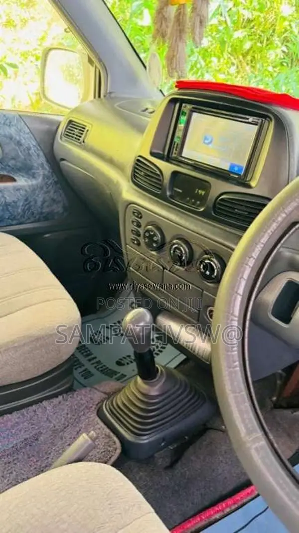 Toyota Noah 1998 Van (Used)