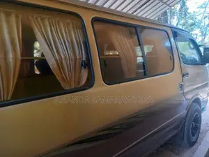 Toyota Dolphin 1994 Van (Used)