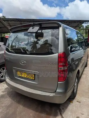 Hyundai H1 2012 Van (Used)