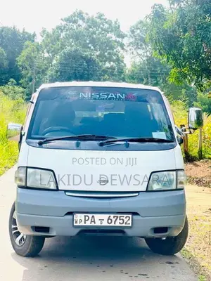 Nissan Vanette 2000 Van (Used)