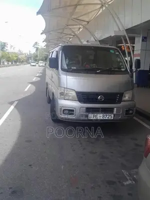 Nissan E25 2004 Van (Used)
