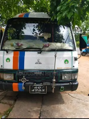 Nissan Caravan 1987 Van (Used)