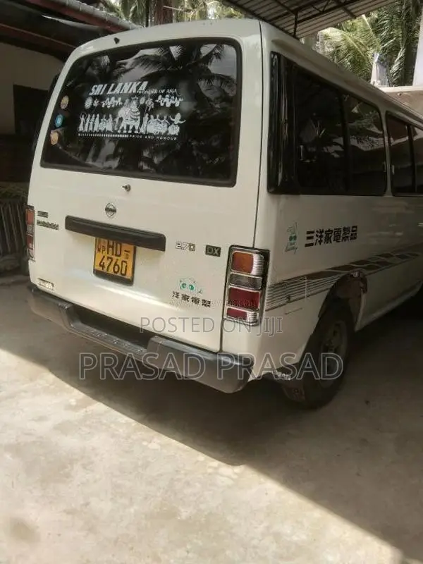 Nissan Caravan 2003 Van (Used)