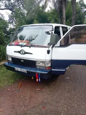Toyota Shell 1986 Van (Used)