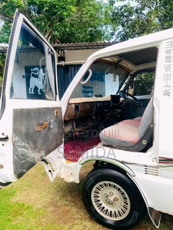 Toyota LH30 1985 Van (Used)