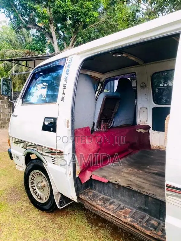 Toyota LH30 1985 Van (Used)