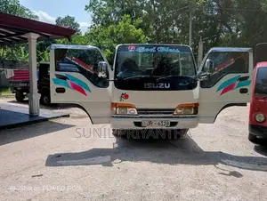 Isuzu NHR 2000 Lorry (Used)