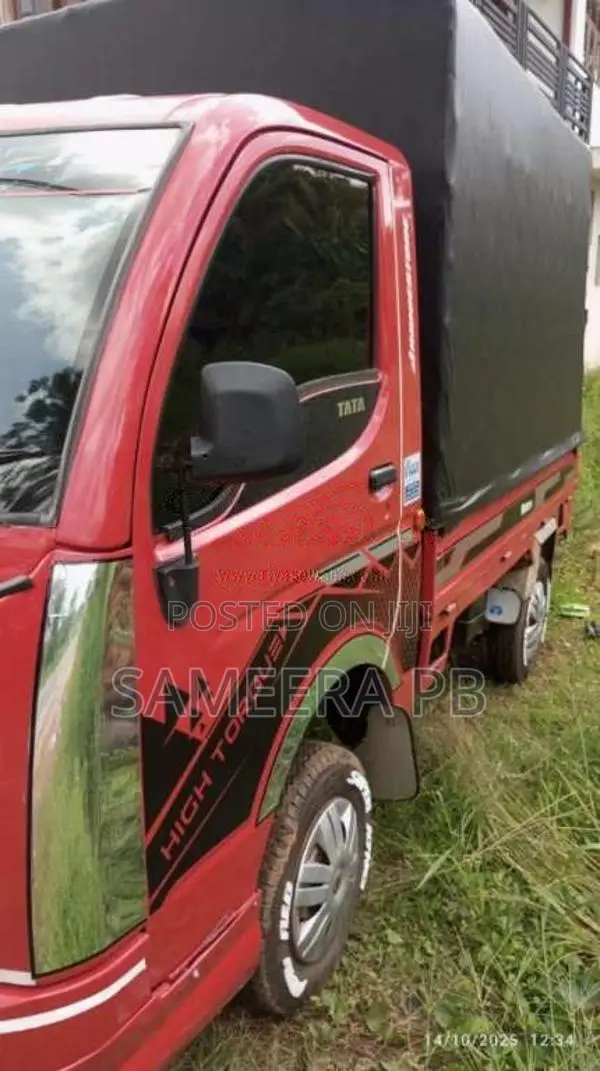 Tata Dimo Batta 2010 Lorry (Used)