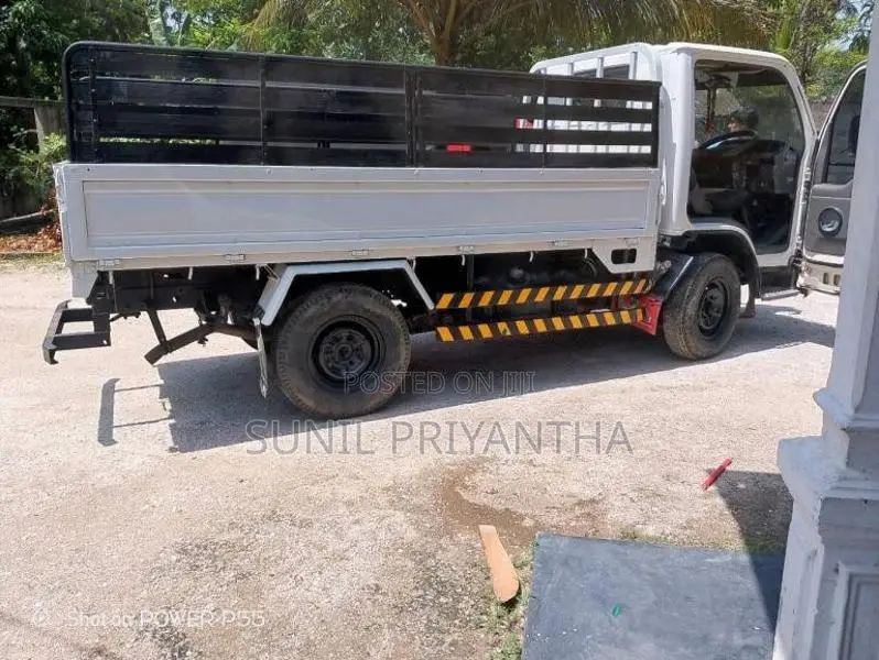 Isuzu NHR 2000 Lorry (Used)
