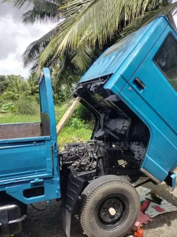 Isuzu ELF 1982 Lorry (Used)