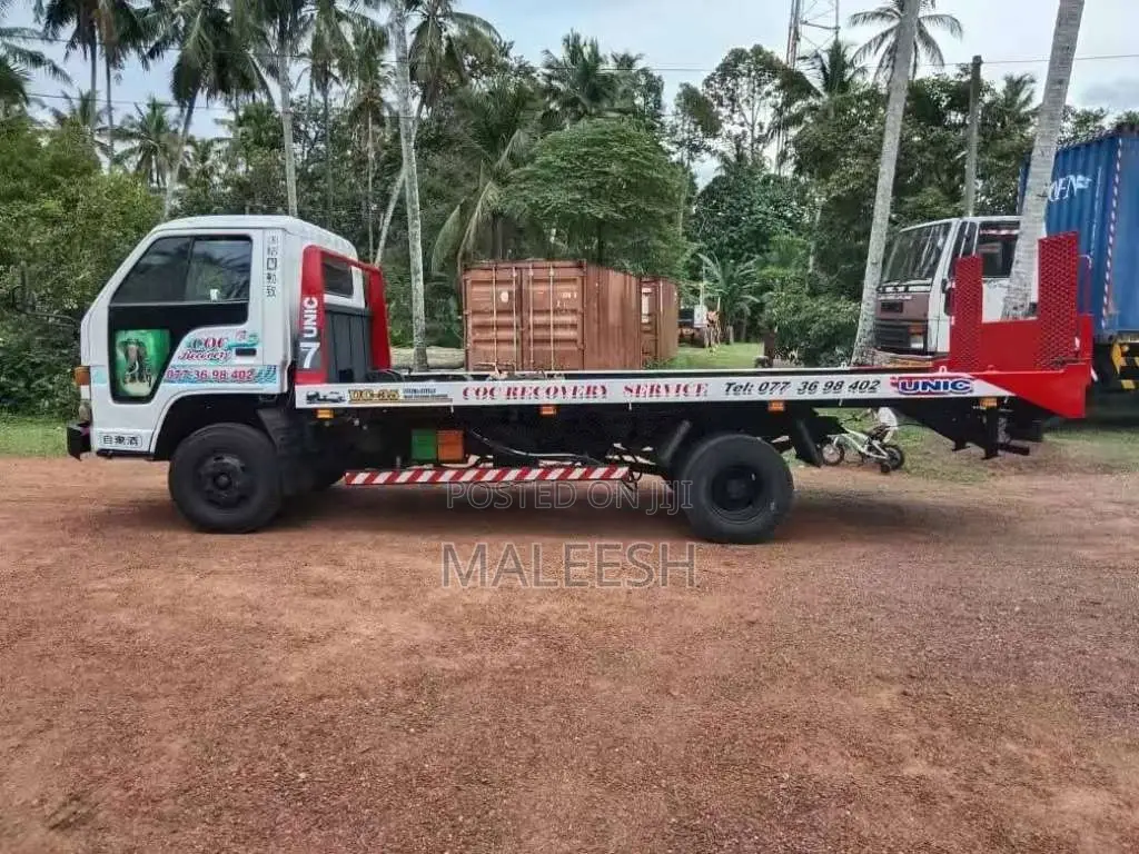 Isuzu ELf 1990 Lorry (Used)