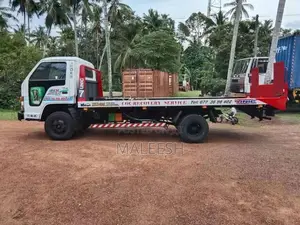 Isuzu ELf 1990 Lorry (Used)