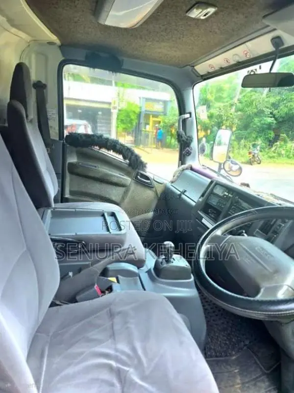 Isuzu ELF 2011 Lorry (Used)