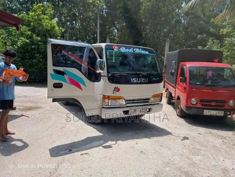 Isuzu NHR 2000 Lorry (Used)
