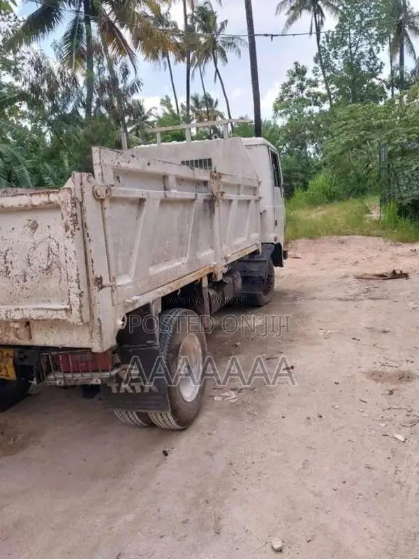Tata 713 2006 Lorry (Used)