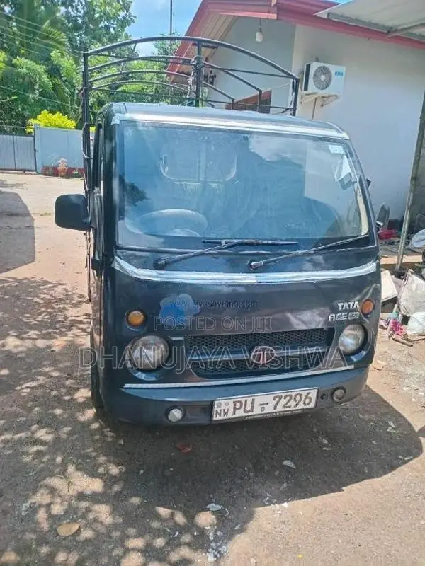 Tata Dimo Batta 2012 Lorry (Used)
