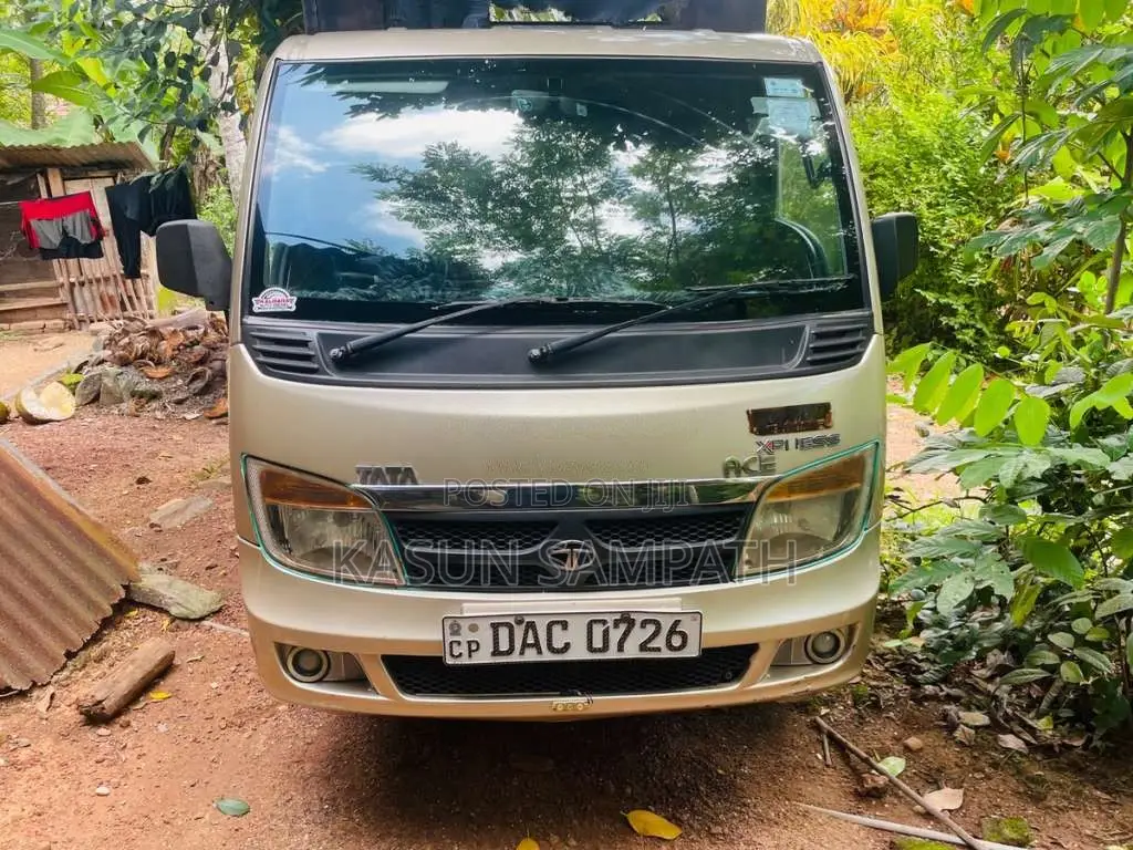 Tata Express 2015 Lorry (Used)