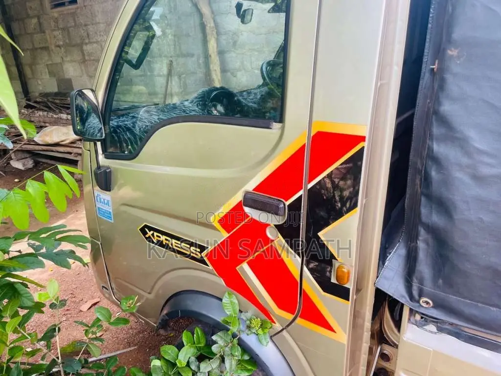 Tata Express 2015 Lorry (Used)