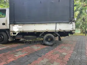 Isuzu 10.5 Feet 2016 Lorry (Used)
