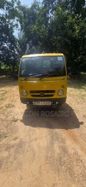 Tata Dimo Batta 2010 Lorry (Used)