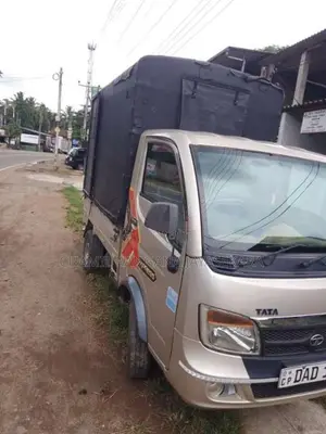 Tata Dimo Batta 2015 Lorry (Used)