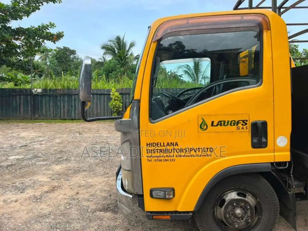 Isuzu ELF 2012 Lorry (Used)
