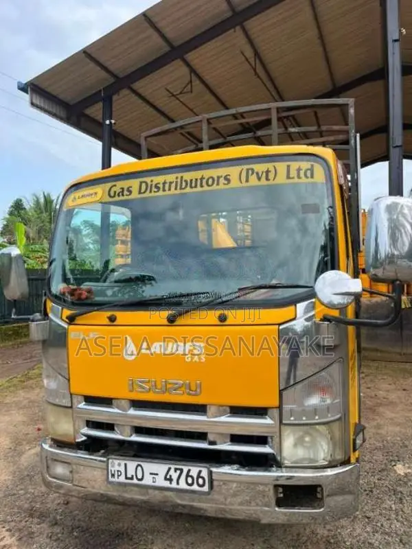 Isuzu ELF 2012 Lorry (Used)