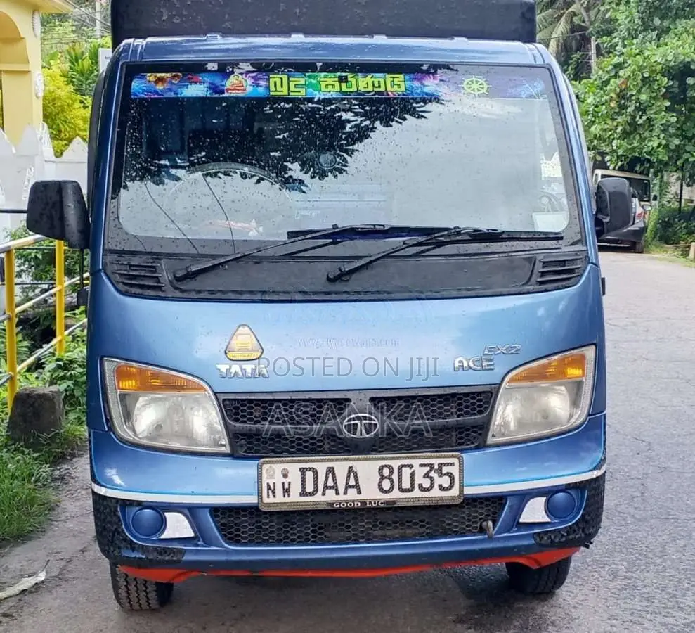 Tata Dimo Batta 2015 Lorry (Used)