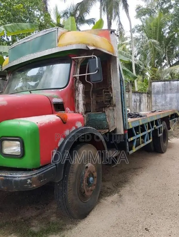 Tata 1210 SE Closed 1988 Lorry (Used)