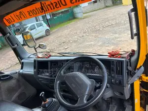 Isuzu ELF 2012 Lorry (Used)
